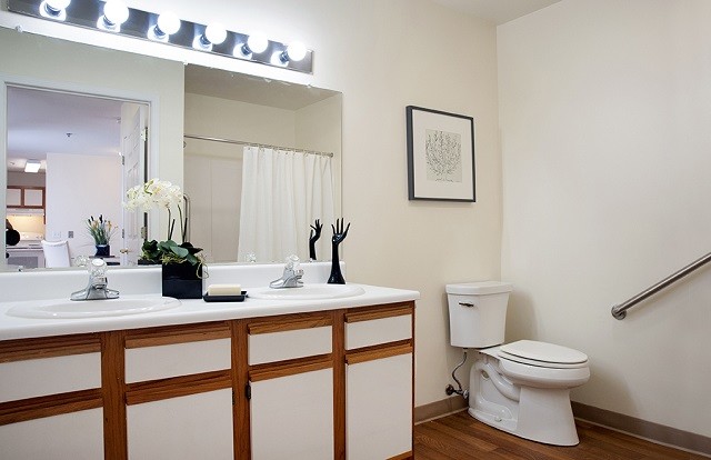 Idlewild Creek  Apartments