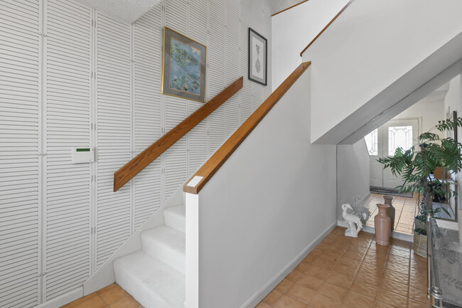 Photo - 17110 Waterbend Dr Unit 219