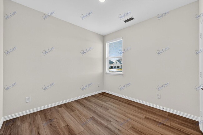 Photo - 512 Baker Ct