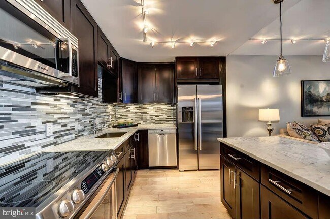Building Photo - 2141 P St NW Unit 205