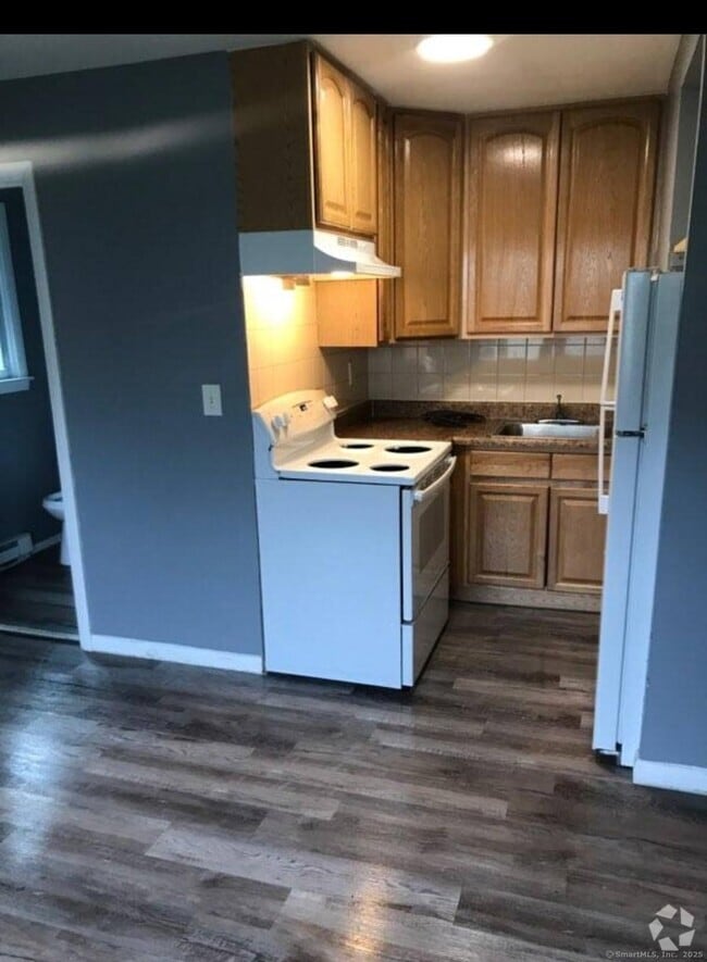 Building Photo - 179 Lewis St Unit 3 Rental