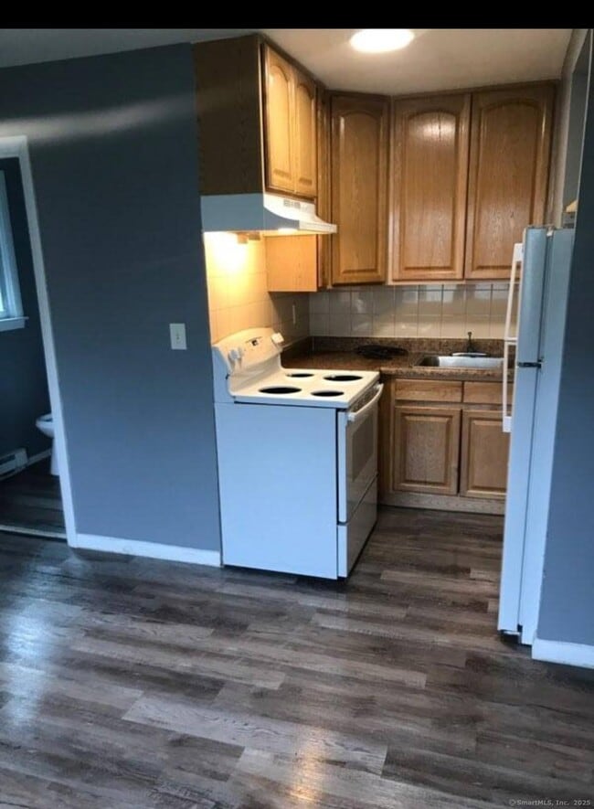 Building Photo - 179 Lewis St Unit 3 Rental