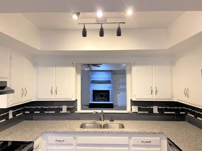 Photo - 7142 NW 116th St