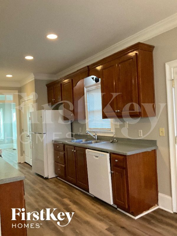 Photo - 171 Doane St SW