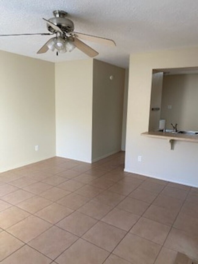 Photo - MENAUL12240 Unidad 12240 Menaul Blvd #C