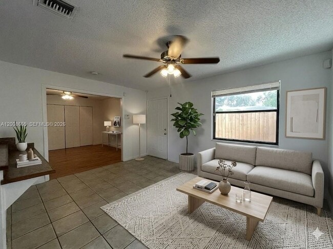 Photo - 1832 My Pl Ln