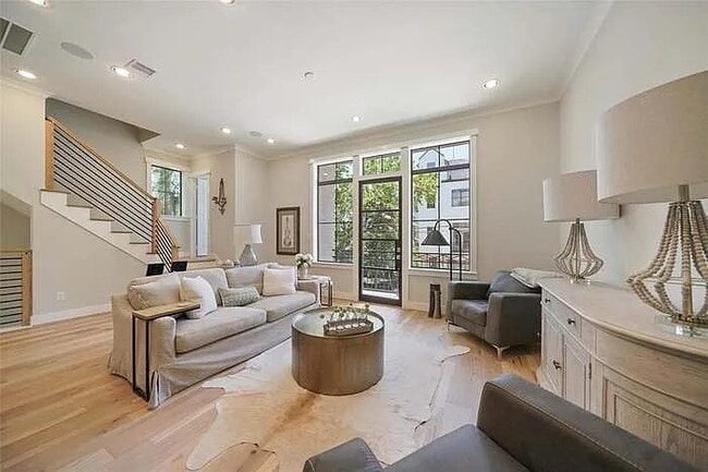 Photo - 414 Hyde Park Blvd