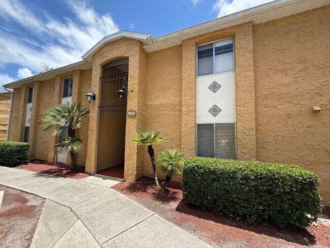 Building Photo - Beautiful 2BR/2BA Condo in Sarasota!