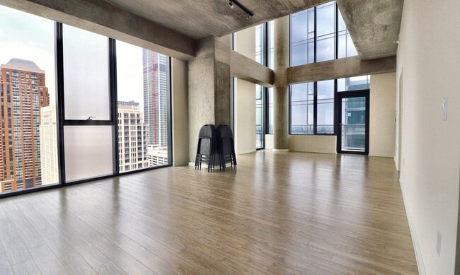 Photo - 1323 S Wabash Ave