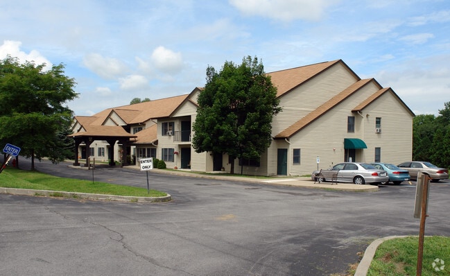 Applewood Manor Apartments