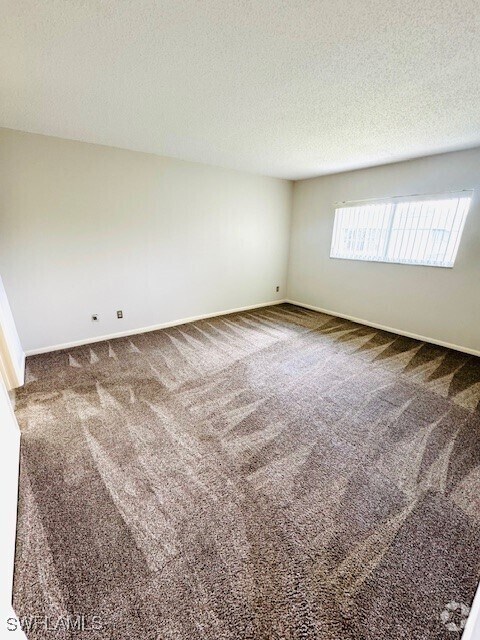 Building Photo - 6731 Winkler Rd Unit 203 Rental