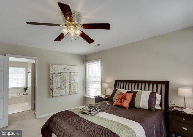 Photo - 5511 Village Center Dr