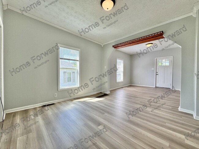 Photo - 90 E Walnut St