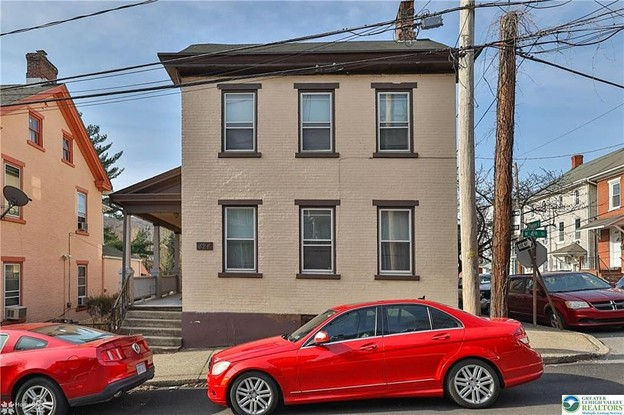Building Photo - 424 W 4th St Rental
