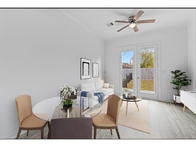 Building Photo - 3233 Real St Unit A