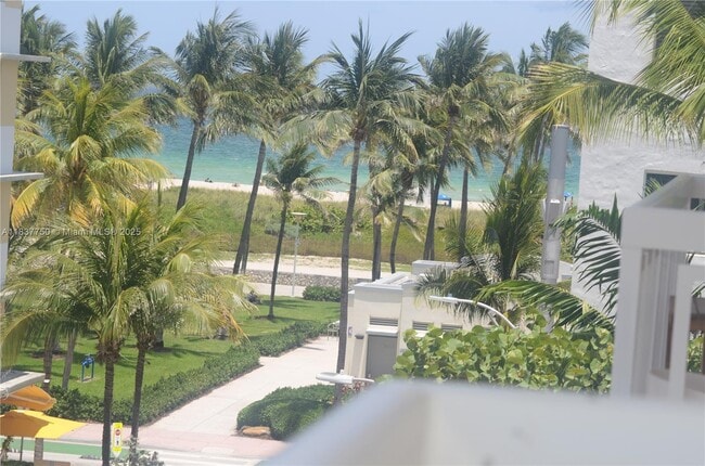 Building Photo - 1357 Collins Ave Unit B2 Rental