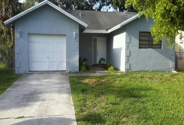 Building Photo - 2810 NW 8th Ct