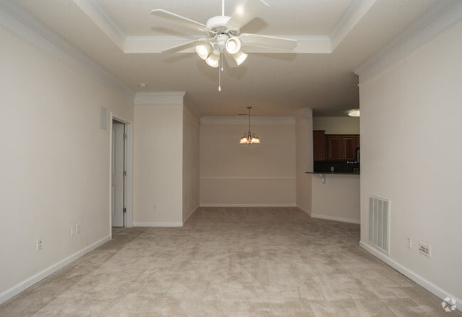 2BR, 2BA - 1,463 SF