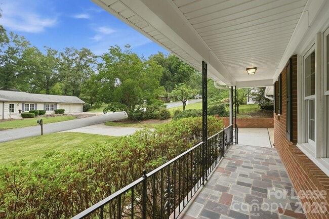 Photo - 926 Shady Bluff Dr