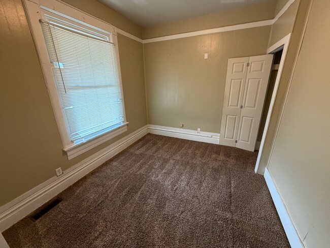 Photo - 1490 Indianola Ave