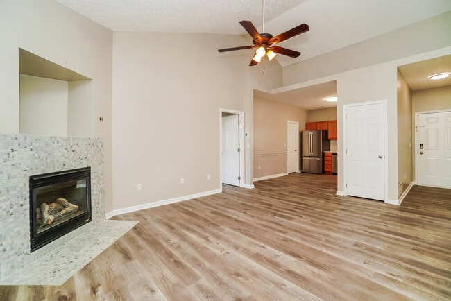 1139 Chaser St