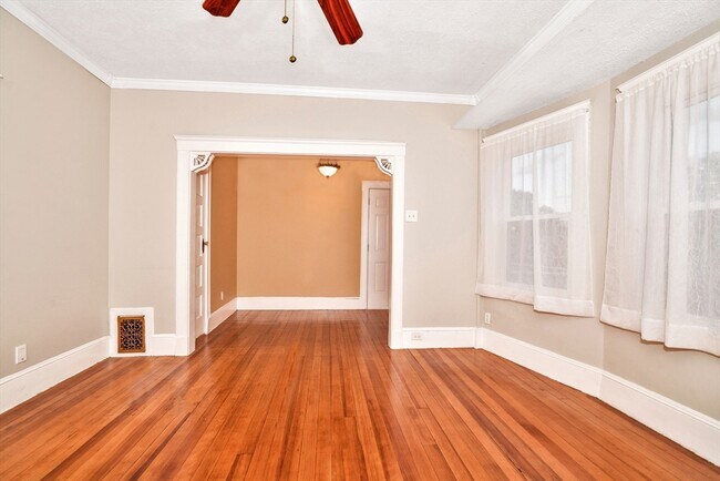 1877 Hyde Park Ave Unit 3