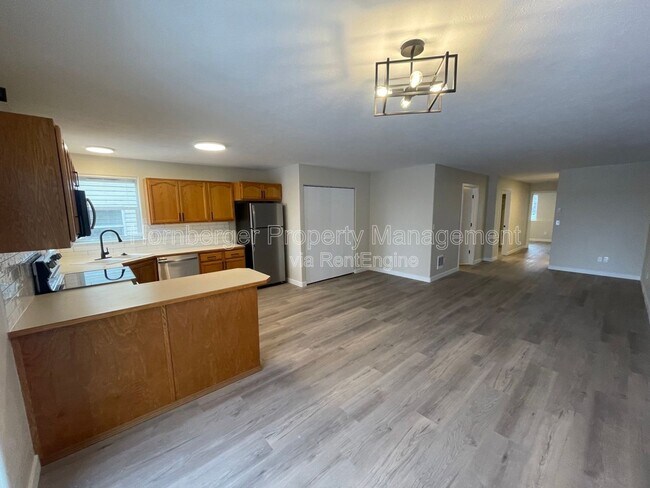 Photo - 1605 E Hartson Ave