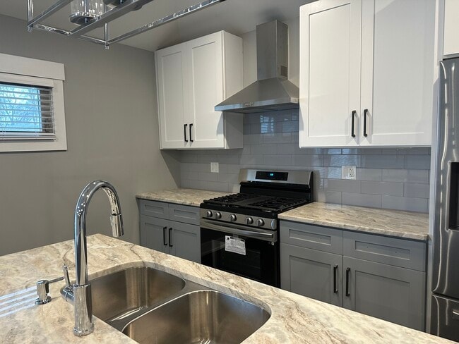 Photo - 3830 W Touhy Ave