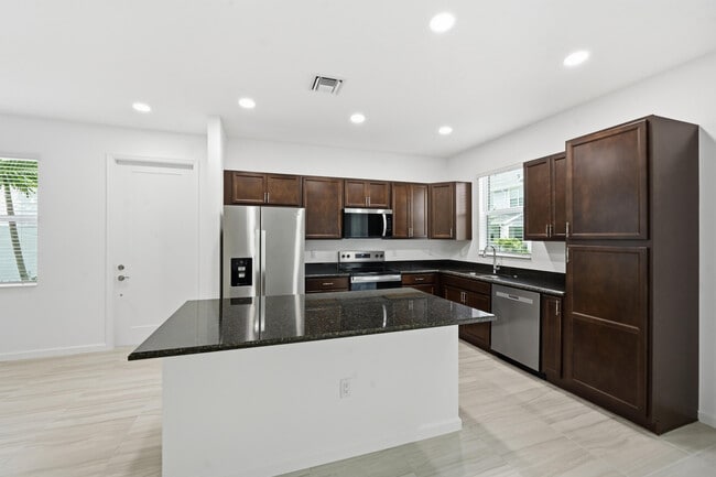 Photo - 16411 Powerscourt Dr