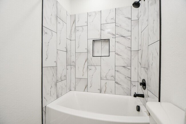 Photo - 9734 Pelsey St