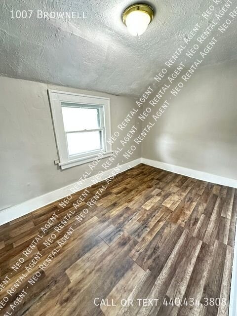 1007 Brownell-