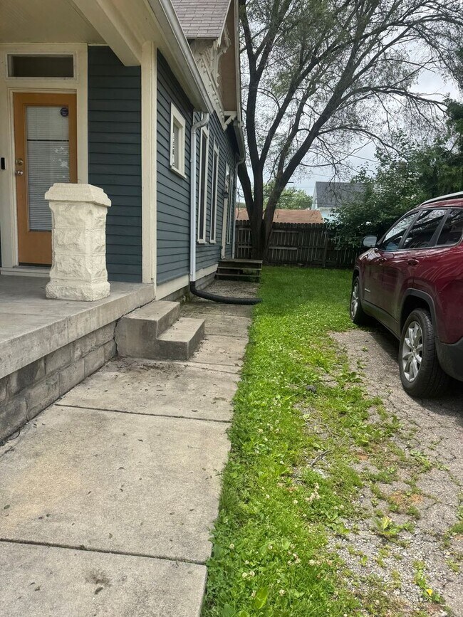 Photo - Very Nice 3 bedroom 1 bath-Fountain Square area-Minutes from Downtown Indy Unit 512 State 120% AMI