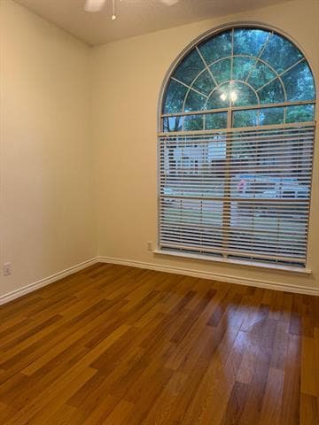 Photo - 526 Greenwich Ln