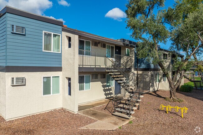 Photo - Los Vecinos Apartments