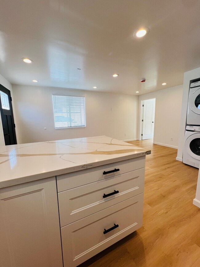 Photo - 1553 W 106th St Unit A