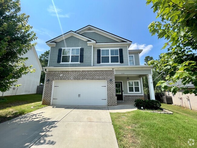 Building Photo - Whispering Pines 4 Bedroom 3.5 Bathroom Re... Rental