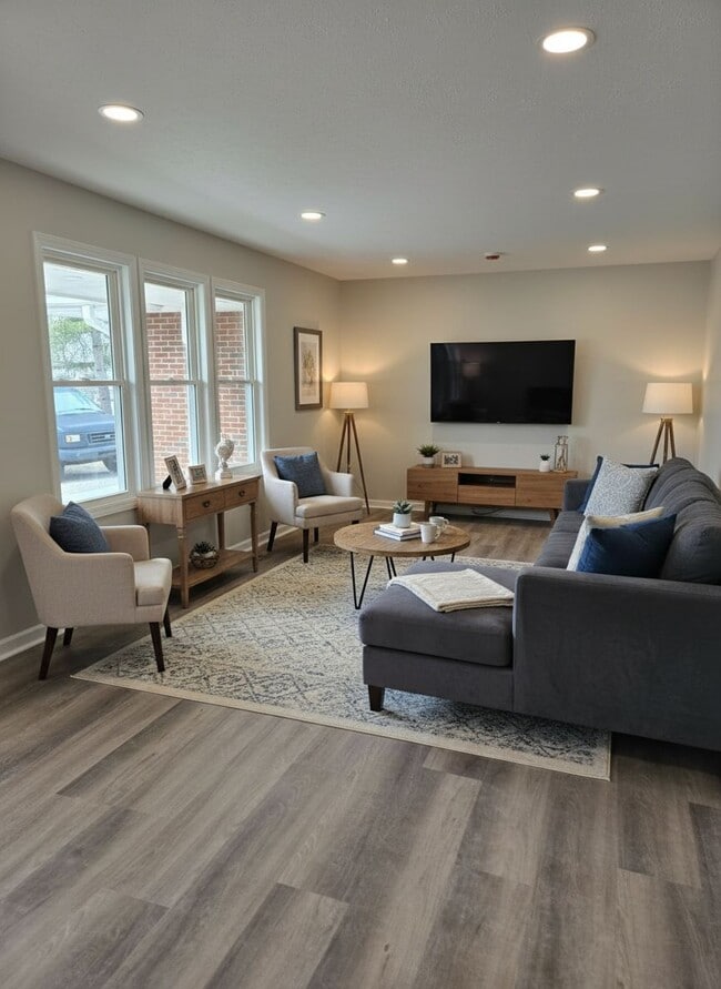 Photo - 10000 OH-736