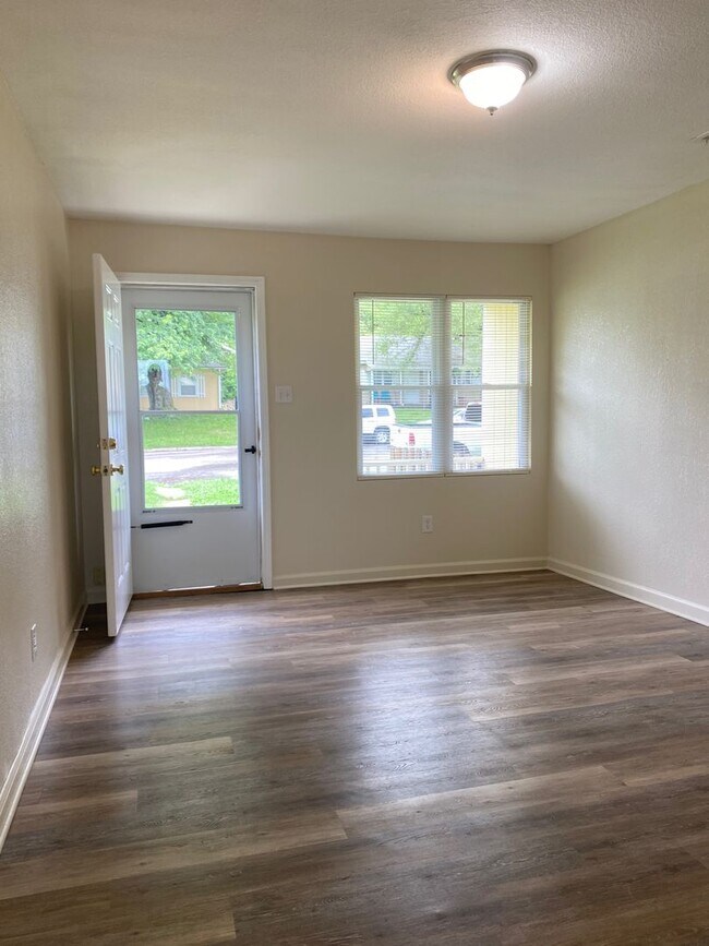 Photo - 3434 SW Brendan Ave Unidad 1