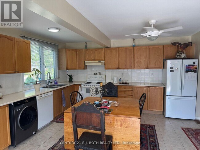 Photo - 2745 Lone Birch Trail