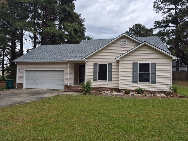 Building Photo - NEW LISTING!
