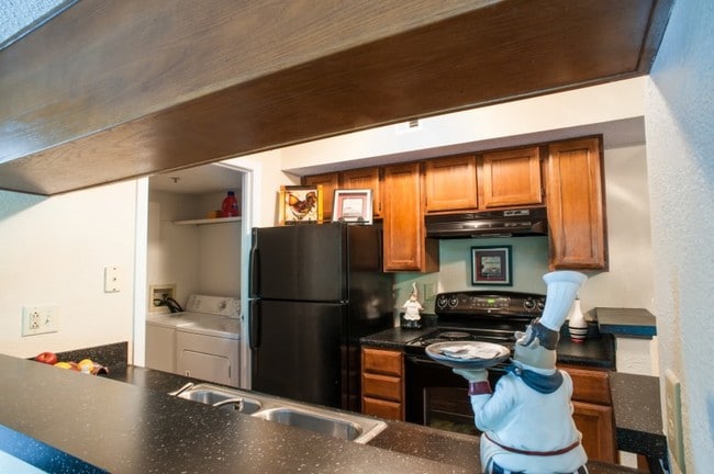 Photo - Leawood At State Line