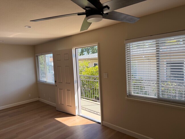 130 Village Ct