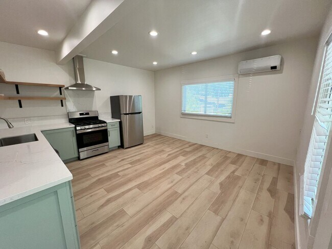 Photo - Adorable 1 Bedroom, 1 Bathroom Home in Sac...