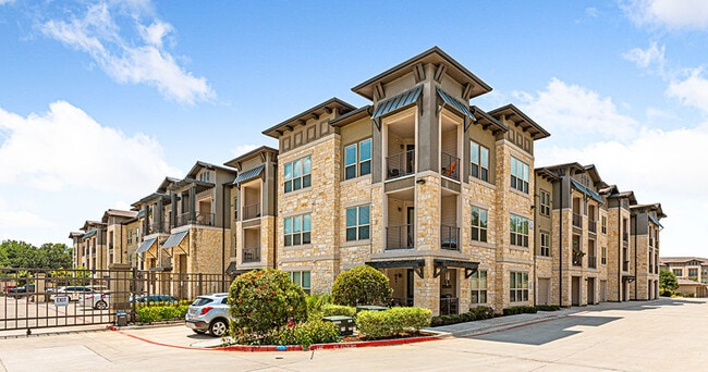 Hickory Creek Ranch Apartments