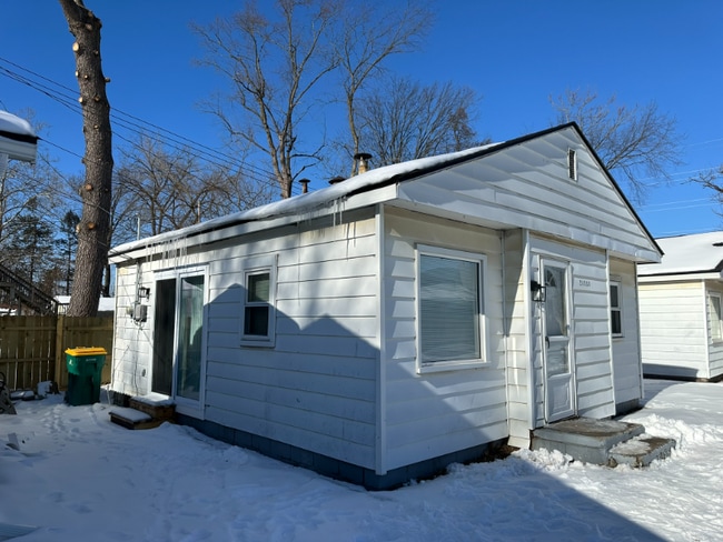 Photo - 28530 Grayling Ave