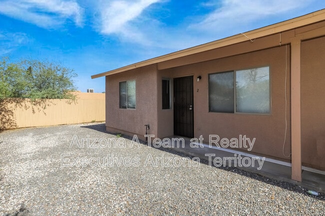 Building Photo - 2635 N Fontana Ave Unit 2 Rental