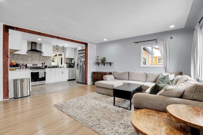 Photo - Modern and cozy 3 bedroom, 2 bath home