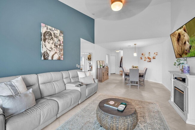 Photo - 5157 Floria Way Unit T