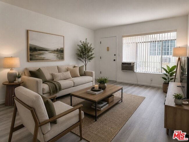 Photo - 1010 N Stanley Ave Unidad 8