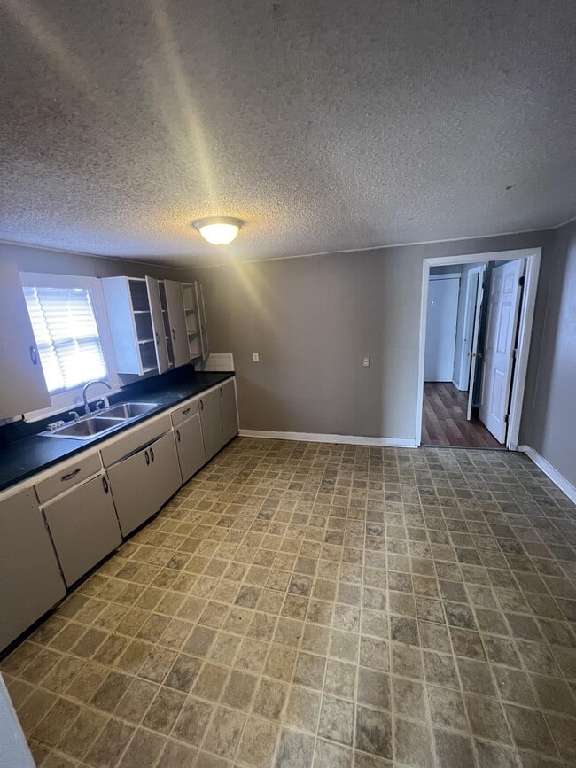 Photo - 306 N Western St